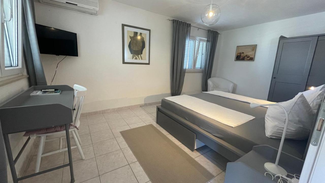 Apartments Jasmina Vinisce Exterior photo