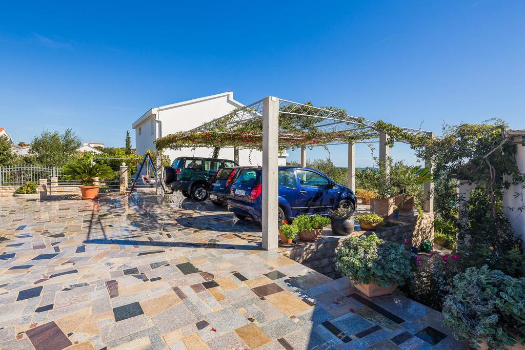 Apartments Jasmina Vinisce Exterior photo