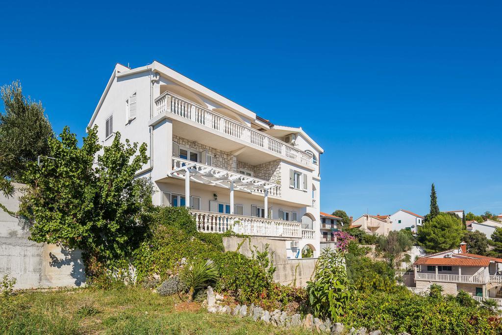 Apartments Jasmina Vinisce Exterior photo