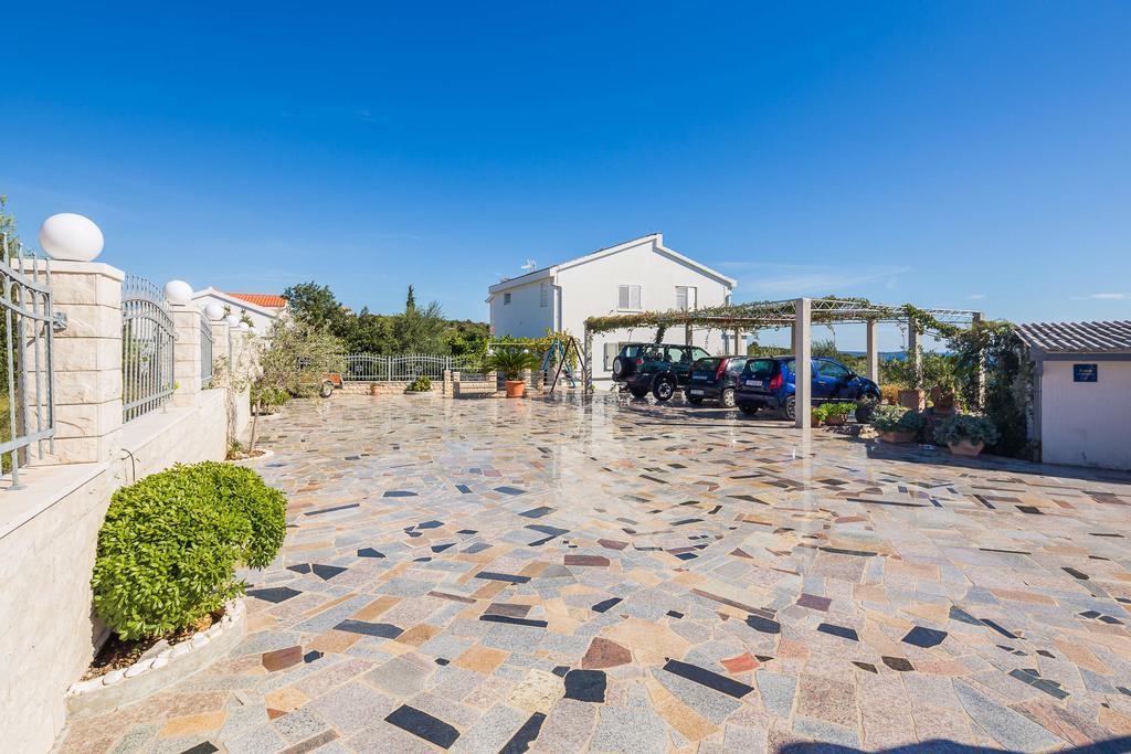 Apartments Jasmina Vinisce Exterior photo